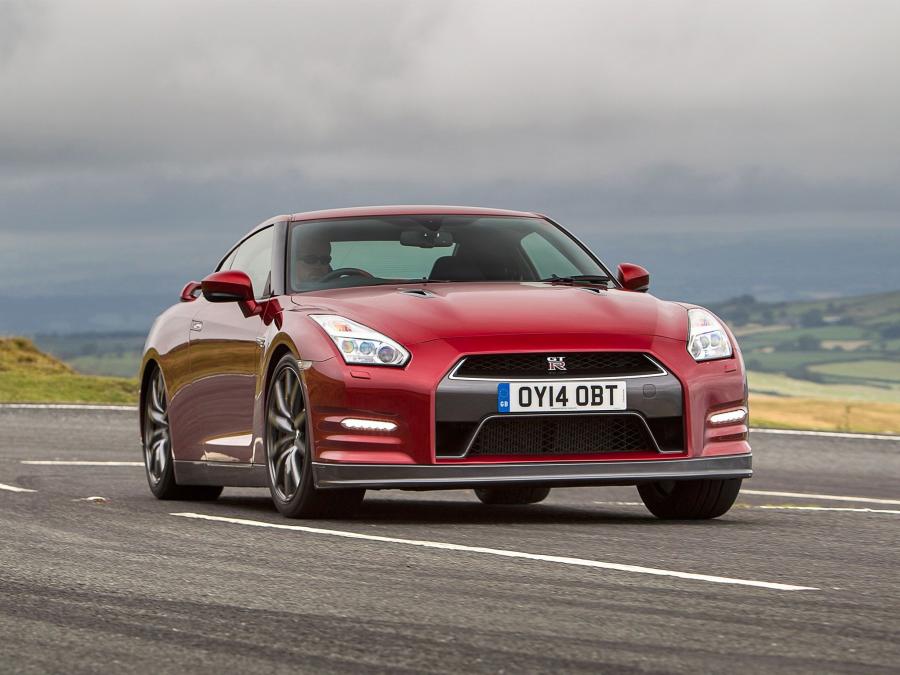  Nissan GT-R 2014 года  (UK) (фото 1 из 19)